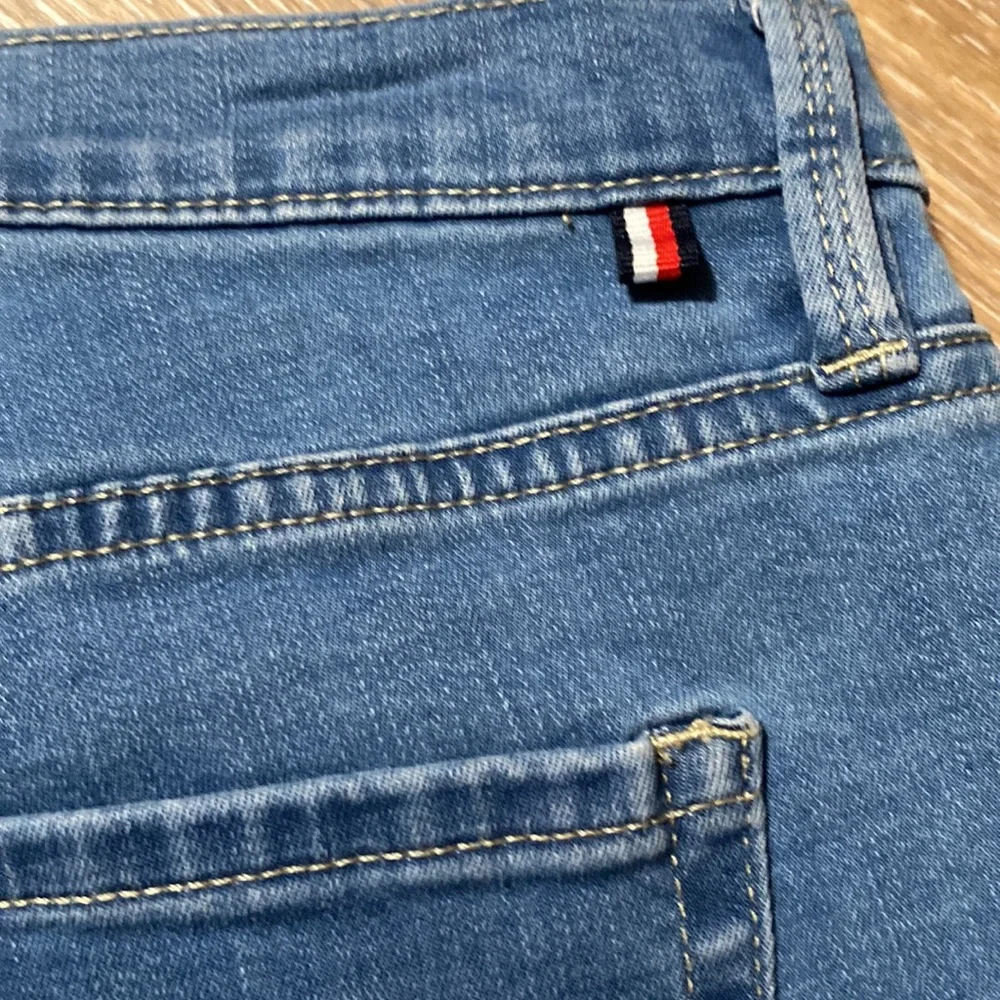 Tommy Hilfer denim distressed jeans shorts size 10 - Picture 7 of 9